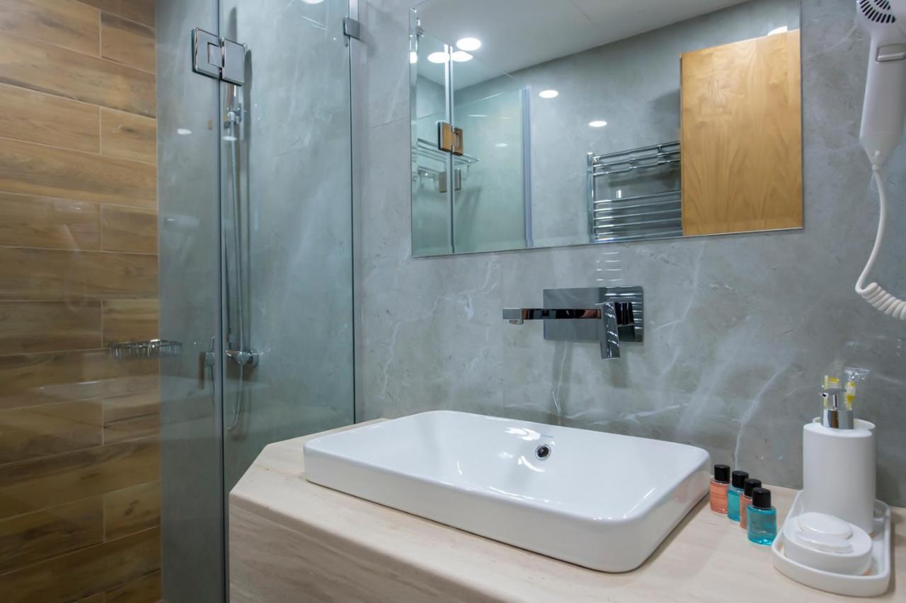 Hotel Solo Tbilisi ภายนอก รูปภาพ